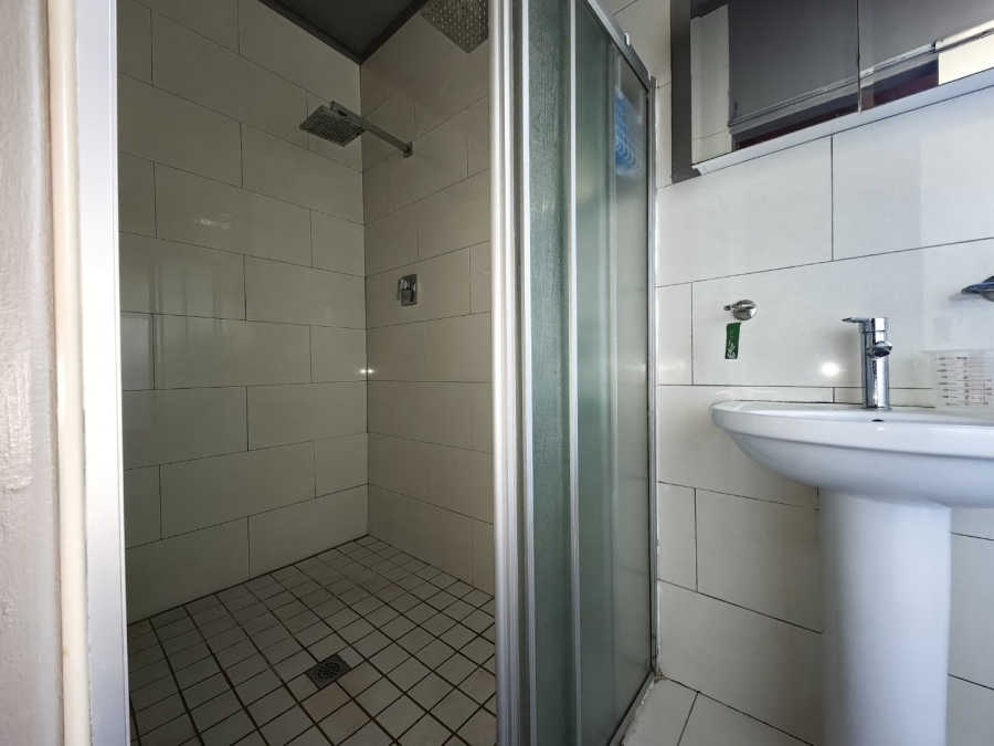 8 Bedroom Property for Sale in Belgravia Western Cape